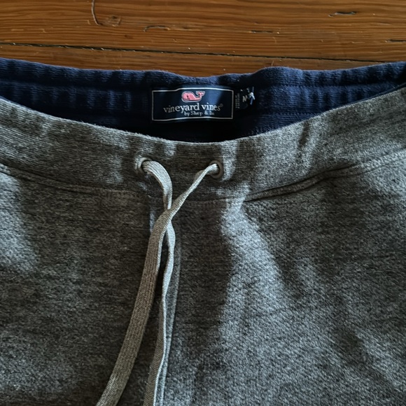 Vineyard vines pants - Picture 2 of 6